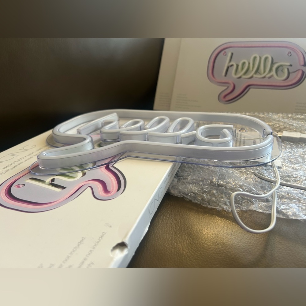 Icing White 'Hello' LED Wall Decor - Picture 5 of 16
